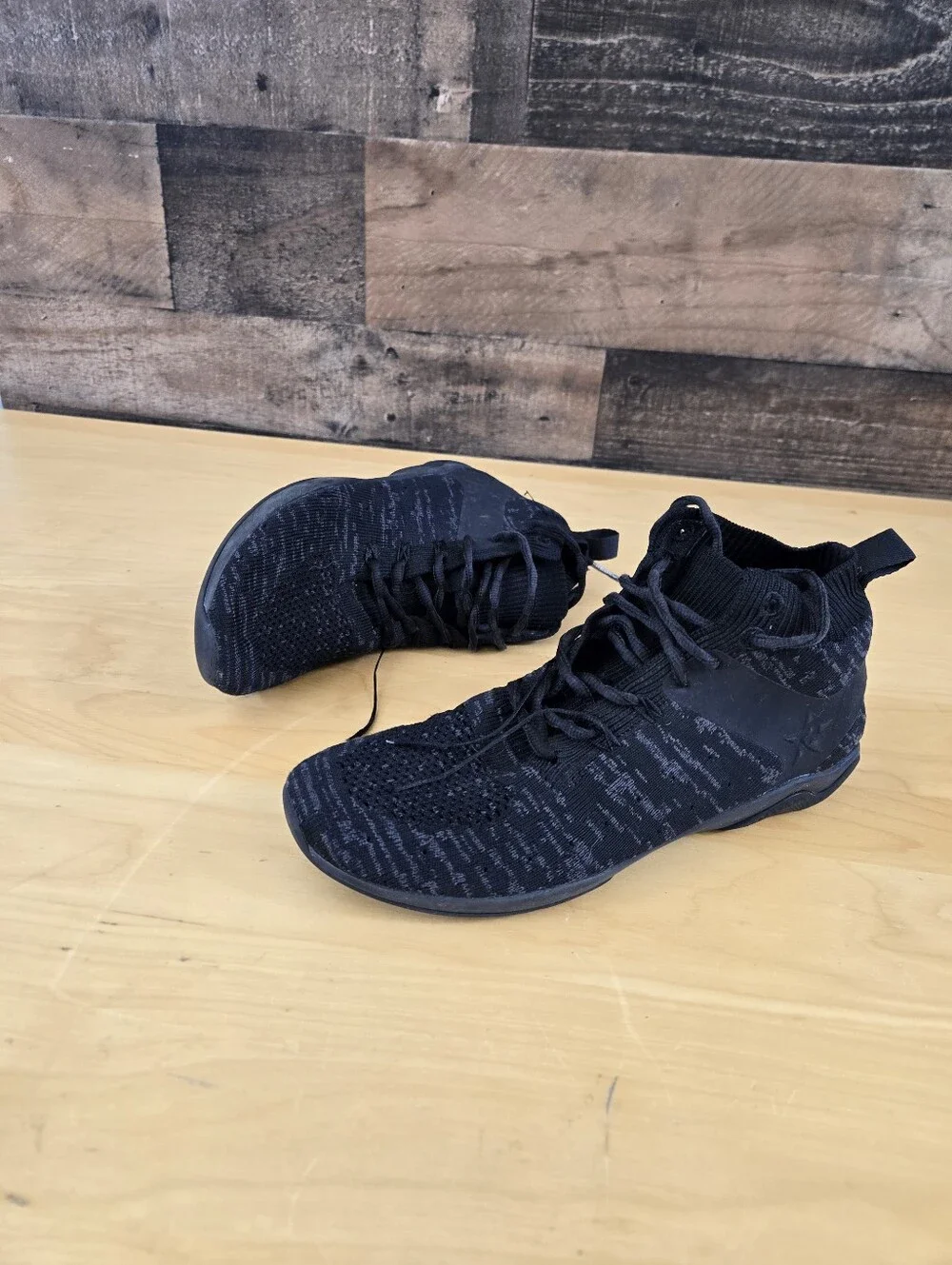 Rebel Revolution Black Cheer Knit Fabric Athletic Shoes Wmn Size 38 US 7 Lace Up